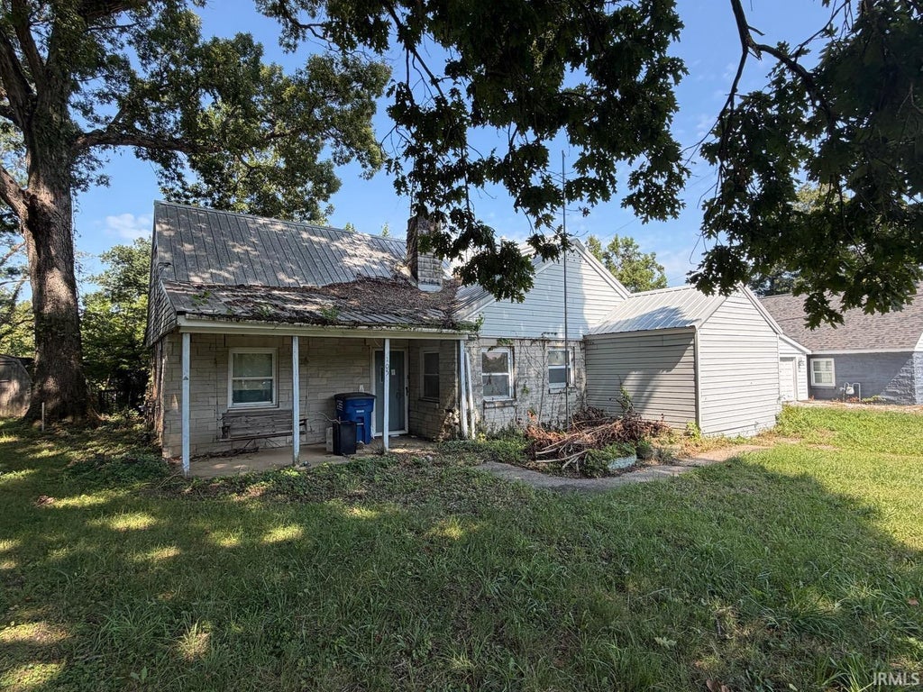 Photo of 105 Heltonville Road, Bedford, IN 47421 (MLS # 202639645)