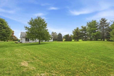 Tiny photo for 14130 Whittern Road, Monroeville, IN 46773 (MLS # 202642078)
