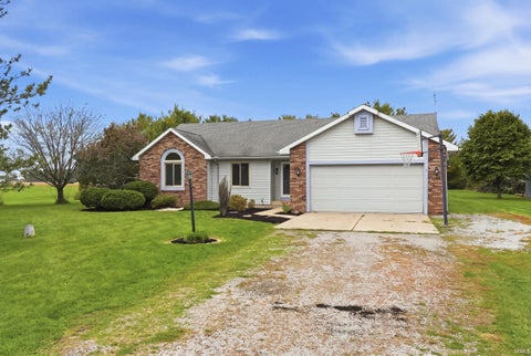 Tiny photo for 14130 Whittern Road, Monroeville, IN 46773 (MLS # 202642078)