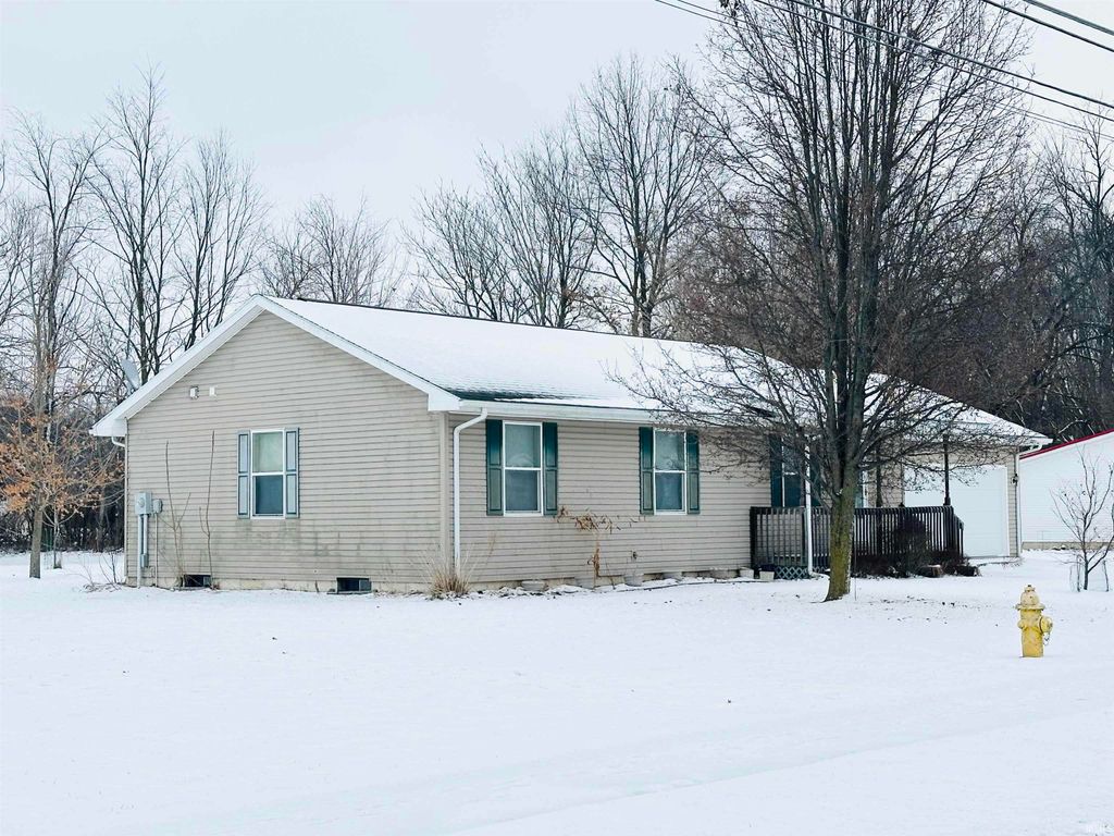 Photo of 913 Walkerton Trail, Walkerton, IN 46574 (MLS # 202600220)