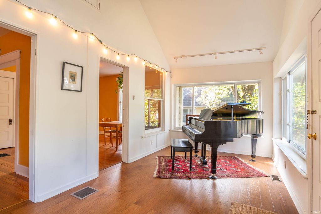 Photo of 1009 S Washington Street, Bloomington, IN 47401 (MLS # 202539964)