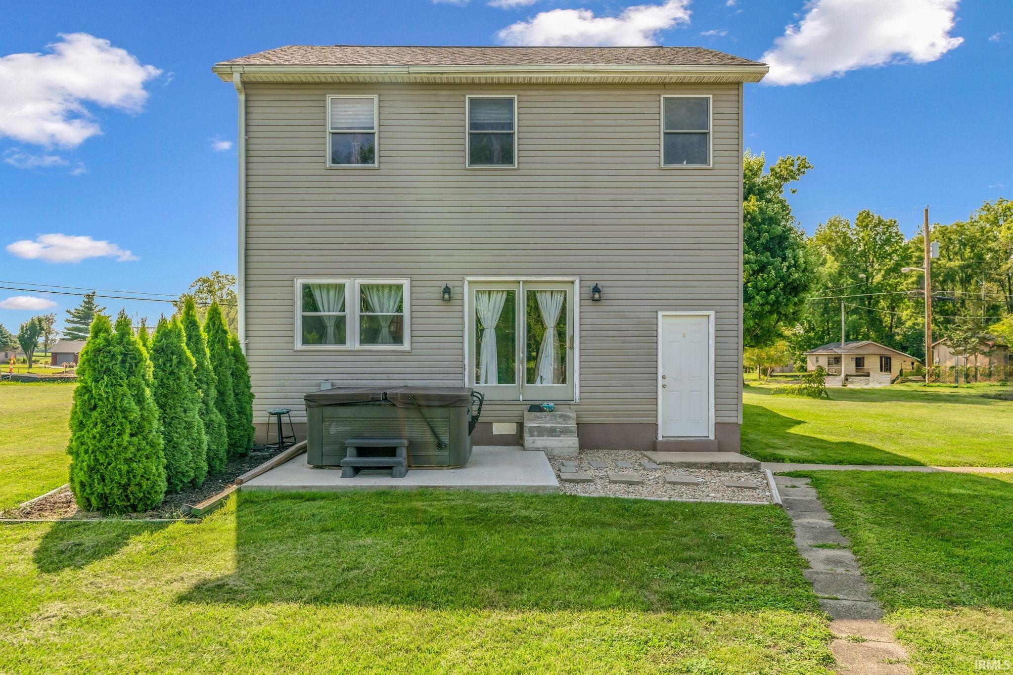 Rockville, Indiana 47872, United States, 3 Bedrooms Bedrooms, ,2 BathroomsBathrooms,Residential,Pending,32629