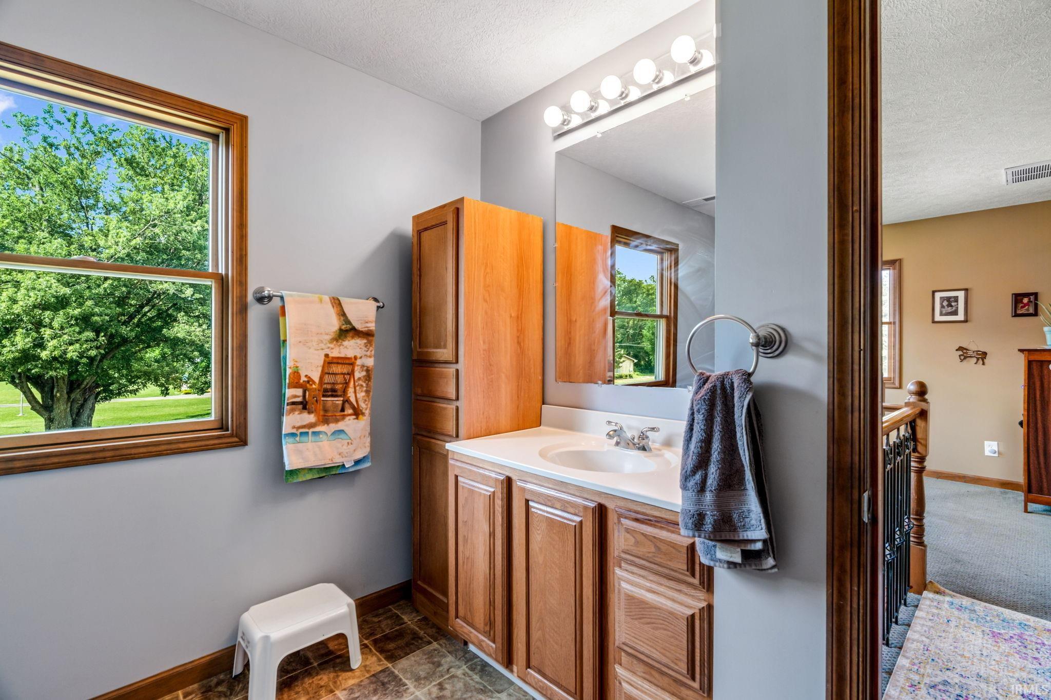 Rockville, Indiana 47872, United States, 3 Bedrooms Bedrooms, ,2 BathroomsBathrooms,Residential,Pending,32629