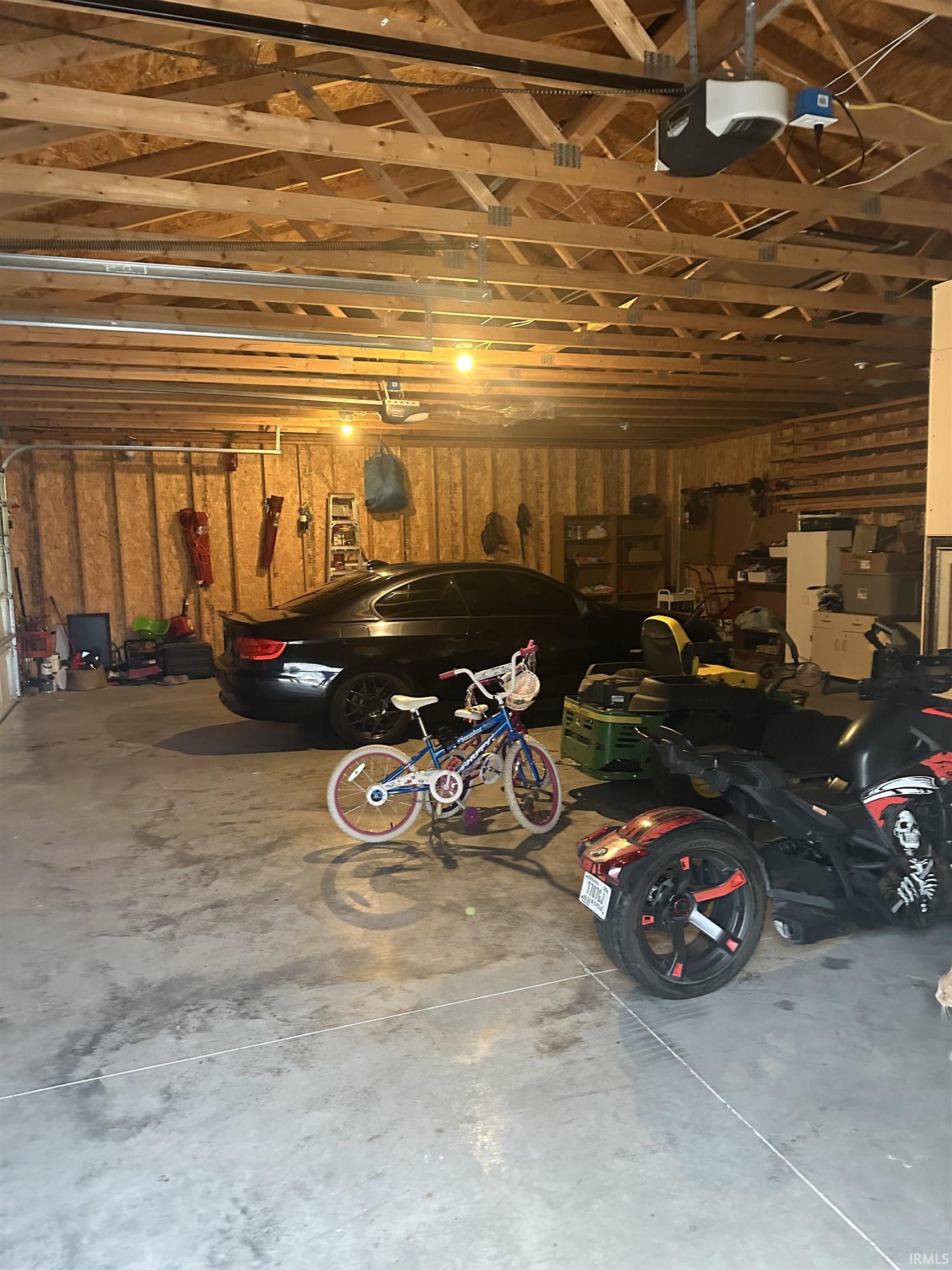 Rockville, Indiana 47872, United States, 3 Bedrooms Bedrooms, ,2 BathroomsBathrooms,Residential,Pending,32629