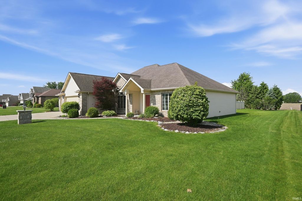 Photo of 403 Steeplechase Drive, Auburn, IN 46706 (MLS # 202619260)