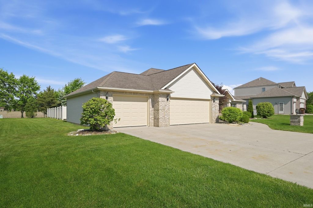 Photo of 403 Steeplechase Drive, Auburn, IN 46706 (MLS # 202619260)