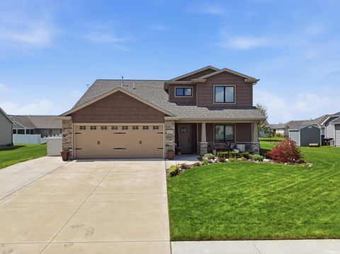 Photo of 1601 Birch Run, Auburn, IN 46706 (MLS # 202614579)