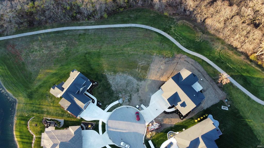 Photo of 1800 Golfview Drive, Auburn, IN 46706 (MLS # 202600054)