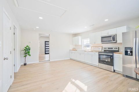 Tiny photo for 1525 N BUCKEYE Street, Kokomo, IN 46901 (MLS # 202602786)