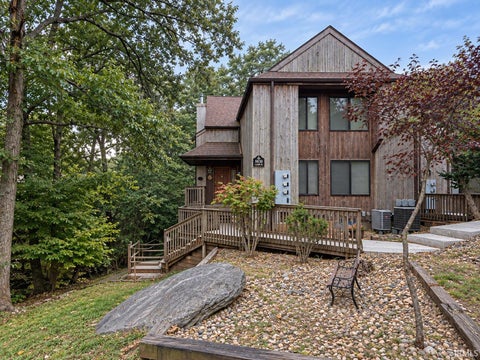Photo of 9533 S Pointe LaSalles Drive #79, Bloomington, IN 47401 (MLS # 202639547)
