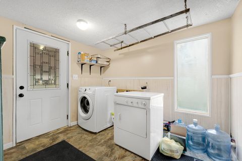 Tiny photo for 1605 E Clark Street, Warsaw, IN 46580 (MLS # 202607566)