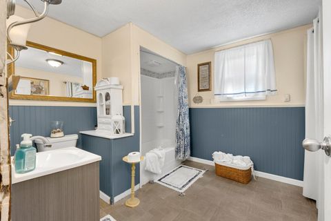 Tiny photo for 1605 E Clark Street, Warsaw, IN 46580 (MLS # 202607566)