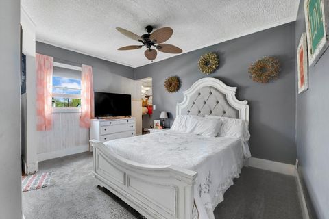 Tiny photo for 1605 E Clark Street, Warsaw, IN 46580 (MLS # 202607566)