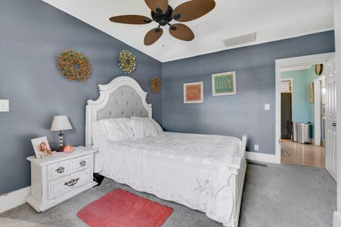 Tiny photo for 1605 E Clark Street, Warsaw, IN 46580 (MLS # 202607566)