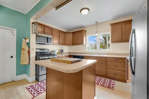 Tiny photo for 1605 E Clark Street, Warsaw, IN 46580 (MLS # 202607566)
