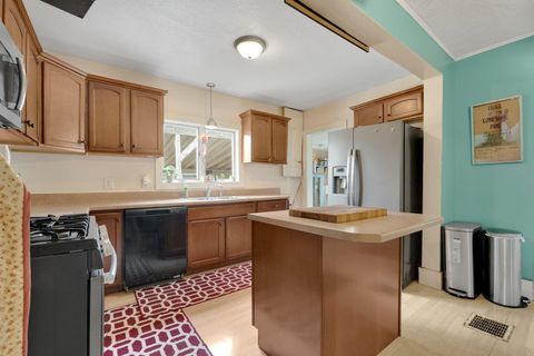 Tiny photo for 1605 E Clark Street, Warsaw, IN 46580 (MLS # 202607566)