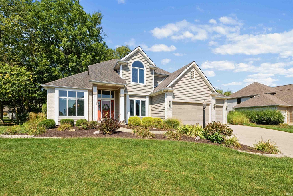 Photo of 13207 Hammerhill Way, Fort Wayne, IN 46845 (MLS # 202636427)