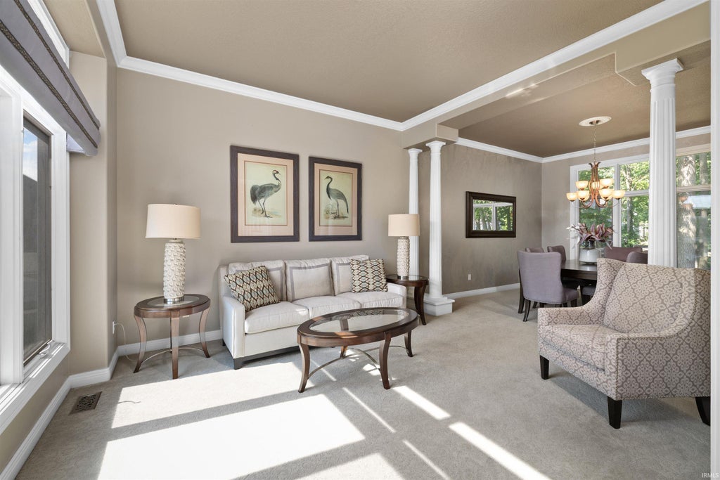 Photo of 13207 Hammerhill Way, Fort Wayne, IN 46845 (MLS # 202636427)