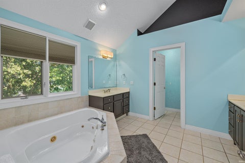 Tiny photo for 13207 Hammerhill Way, Fort Wayne, IN 46845 (MLS # 202636427)