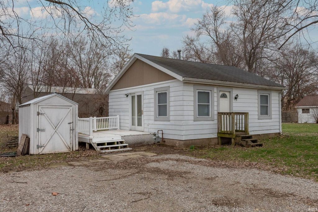 Photo of 1123 Anderson Street, Elkhart, IN 46514 (MLS # 202607889)
