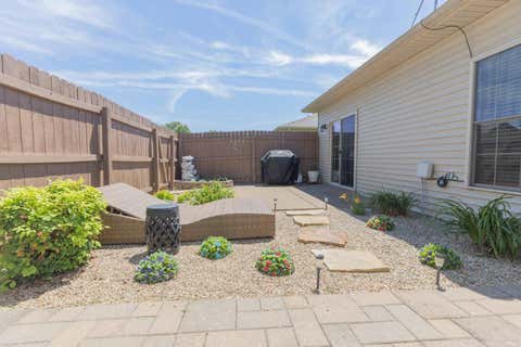 Tiny photo for 5018 Paddock Drive, Evansville, IN 47715 (MLS # 202622425)
