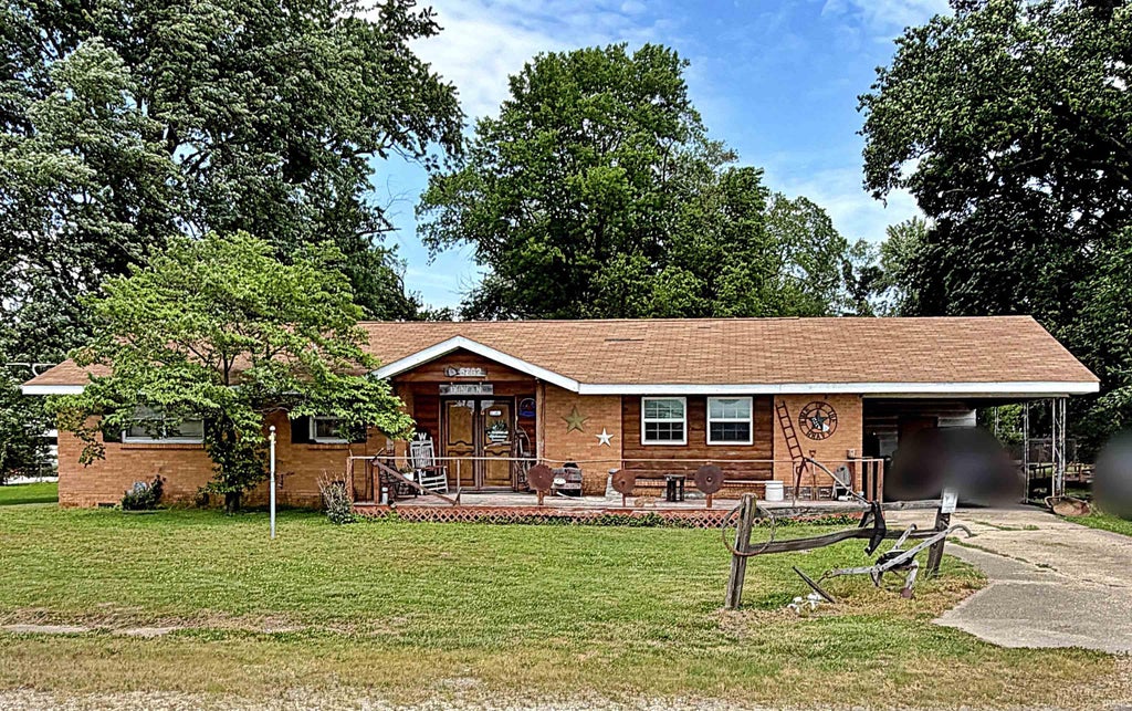 Photo of 5862 E Freelandville Road, Oaktown, IN 47561 (MLS # 202622377)