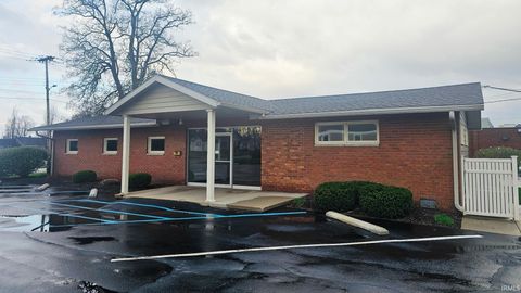 Photo of 2606 W Jackson Street, Muncie, IN 47303 (MLS # 202611324)