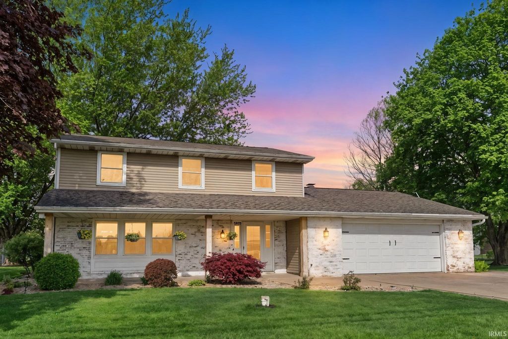 Photo of 2303 S Country Club Road, Warsaw, IN 46580 (MLS # 202614968)