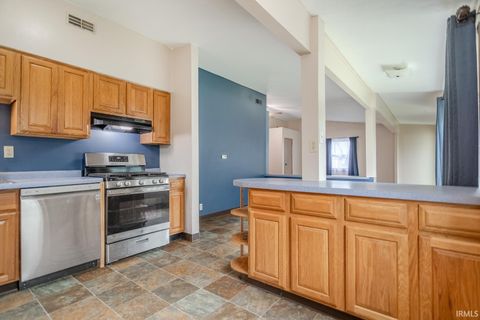 Tiny photo for 2516 Oxford Street, Lafayette, IN 47909 (MLS # 202532593)