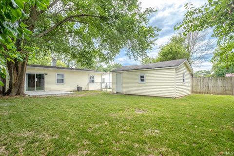 Tiny photo for 2516 Oxford Street, Lafayette, IN 47909 (MLS # 202532593)