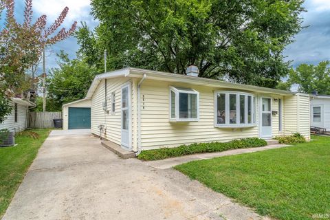 Photo of 2516 Oxford Street, Lafayette, IN 47909 (MLS # 202532593)