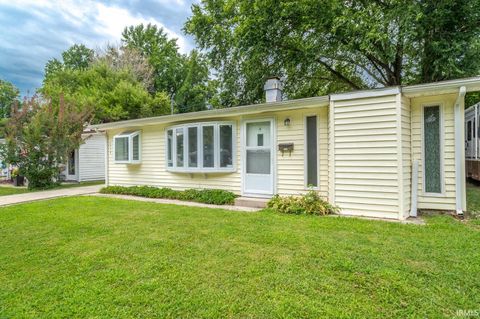 Tiny photo for 2516 Oxford Street, Lafayette, IN 47909 (MLS # 202532593)