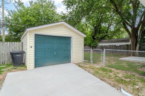 Tiny photo for 2516 Oxford Street, Lafayette, IN 47909 (MLS # 202532593)