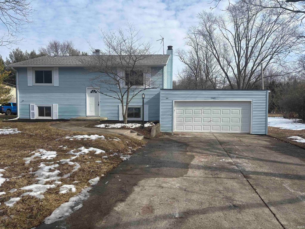 Photo of 5305 Westbreeze Trail, Fort Wayne, IN 46804 (MLS # 202604836)