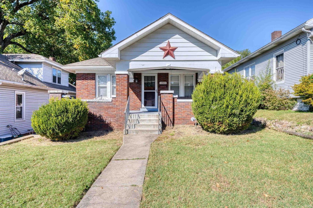 Photo of 2801 Hillcrest Terrace, Evansville, IN 47712 (MLS # 202642870)