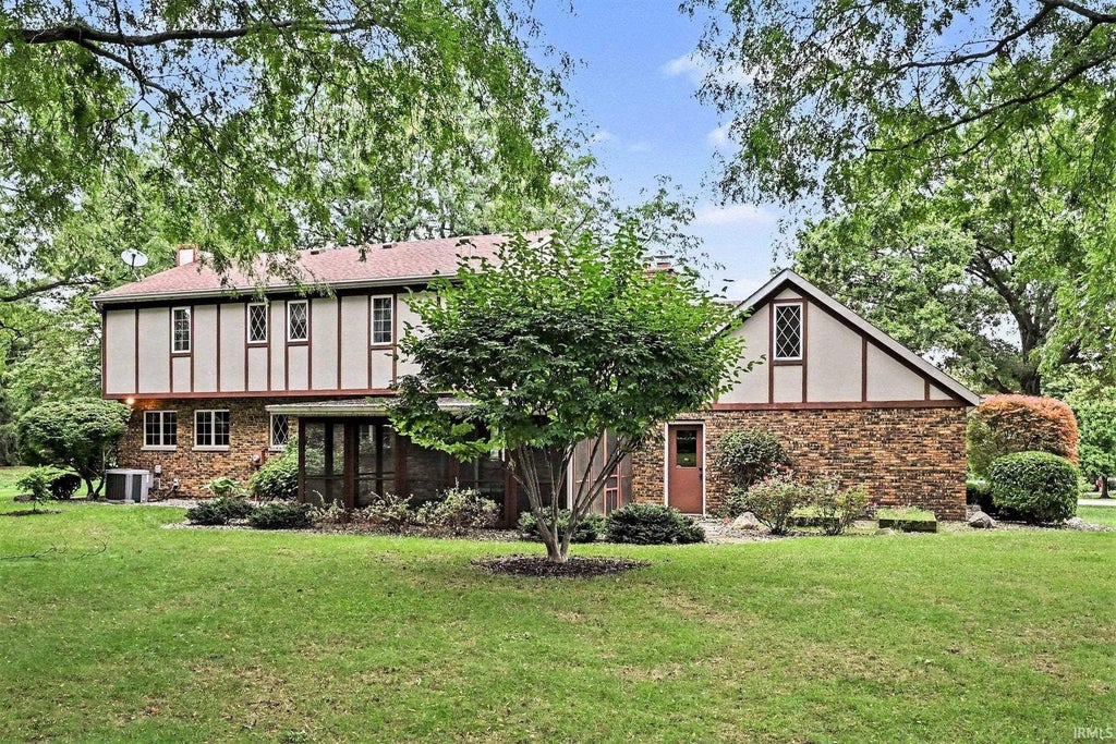 Photo of 2929 Maple Court, Bremen, IN 46506 (MLS # 202639723)