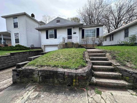 Photo of 713 W Queen Street, Muncie, IN 47303 (MLS # 202611673)