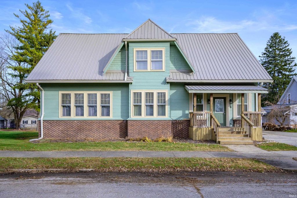 Photo of 4 W Henley Street, Carthage, IN 46115 (MLS # 202547688)