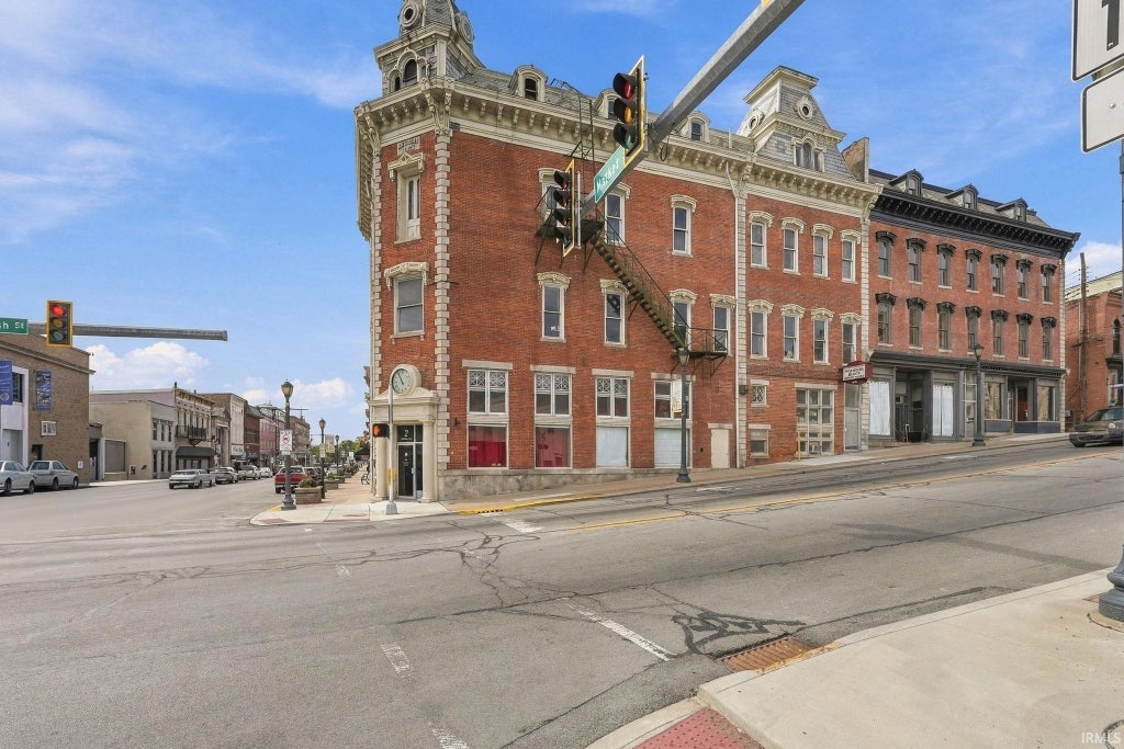 Photo of 2 W Market Street, Wabash, IN 46992 (MLS # 202641632)