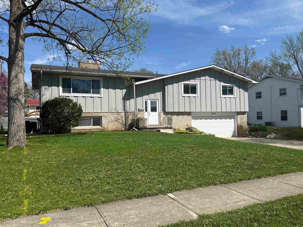 Photo of 5616 Dartmouth Drive, Fort Wayne, IN 46825 (MLS # 202614451)