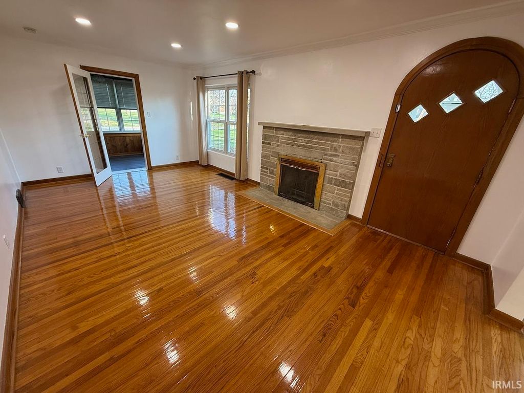 Photo of 5710 Washington Avenue, Evansville, IN 47715 (MLS # 202609137)