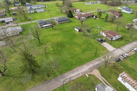 Tiny photo for 1200 W Perkins Street, Hartford City, IN 47348 (MLS # 202611150)