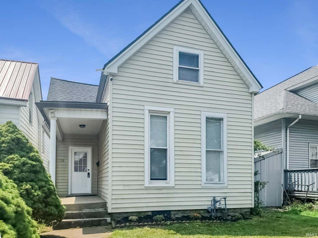 Photo of 218 W Oregon Street, Evansville, IN 47710 (MLS # 202632274)