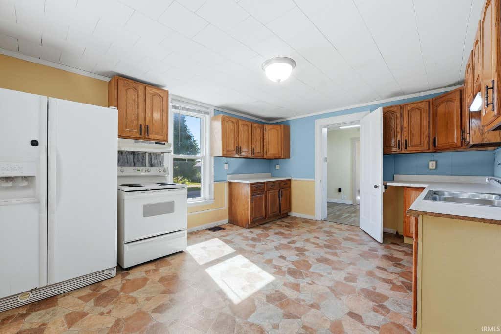 Photo of 601 W Van Buren Street, Columbia City, IN 46725 (MLS # 202635318)