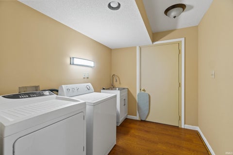 Tiny photo for 616 W Superior Street, Fort Wayne, IN 46802 (MLS # 202633745)