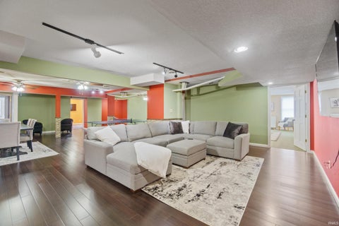 Tiny photo for 616 W Superior Street, Fort Wayne, IN 46802 (MLS # 202633745)