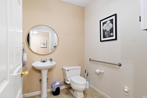 Tiny photo for 616 W Superior Street, Fort Wayne, IN 46802 (MLS # 202633745)