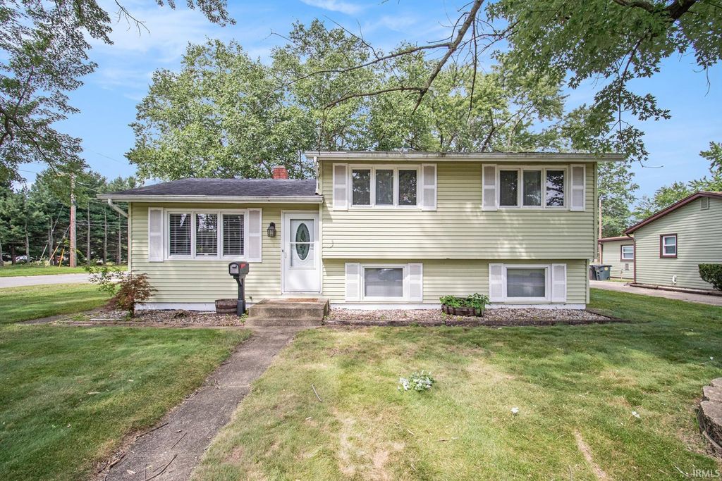 Photo of 1701 Rerick Street, South Bend, IN 46635 (MLS # 202547973)