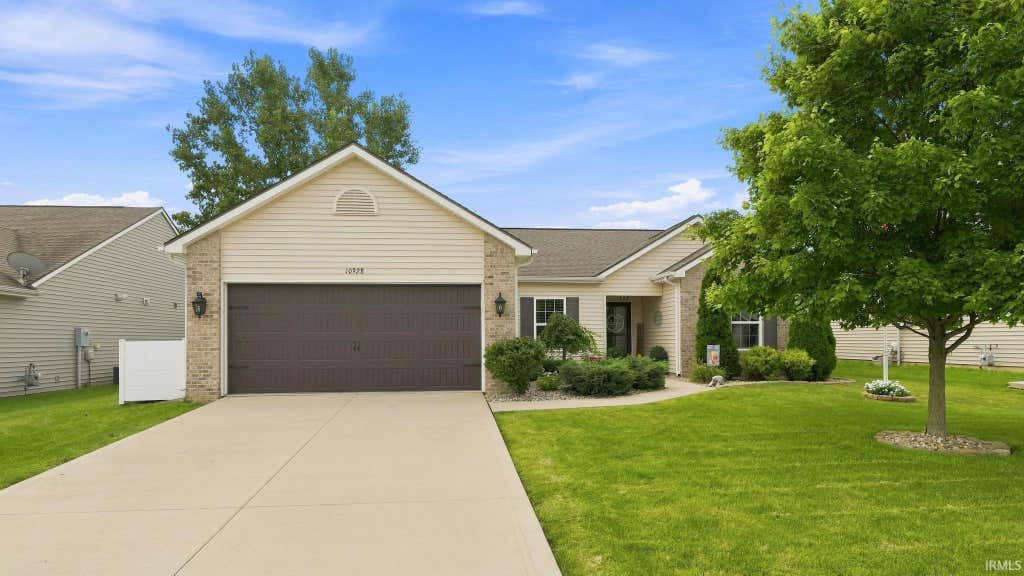 Photo of 10928 Calera Passage, Roanoke, IN 46783 (MLS # 202634036)