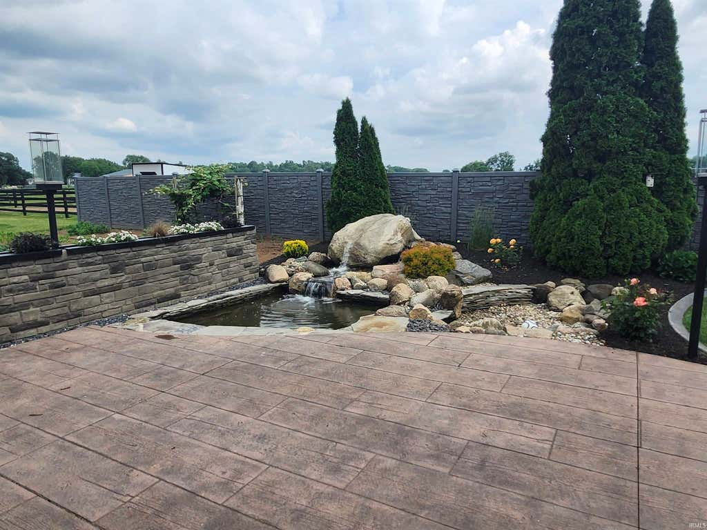 Photo of 14188 CR 28, Middlebury, IN 46528 (MLS # 202625633)